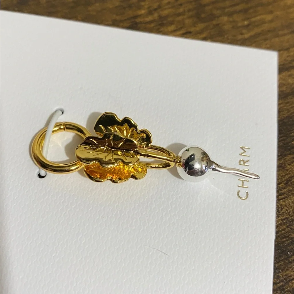 NWT MADEWELL Mixed Metal Radish Charm - Picture 6 of 7